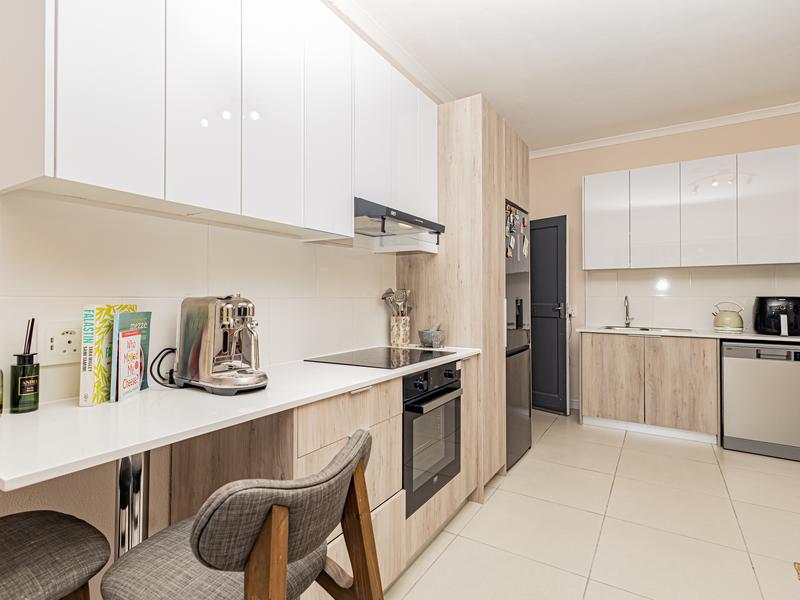 1 Bedroom Property for Sale in Kenilworth Western Cape
